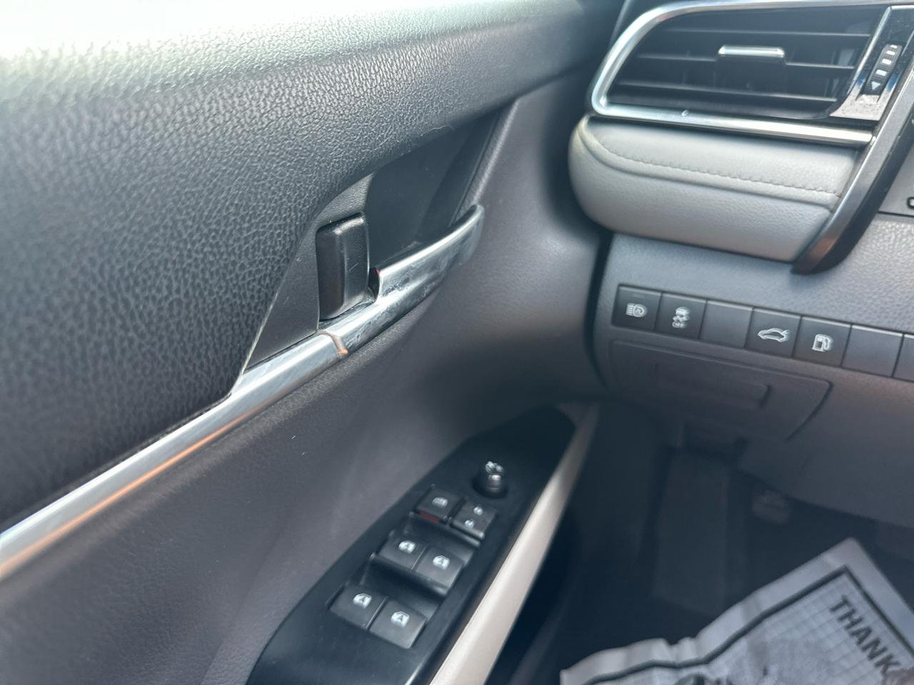 Toyota Camry XLE Auto (Natl) 2018