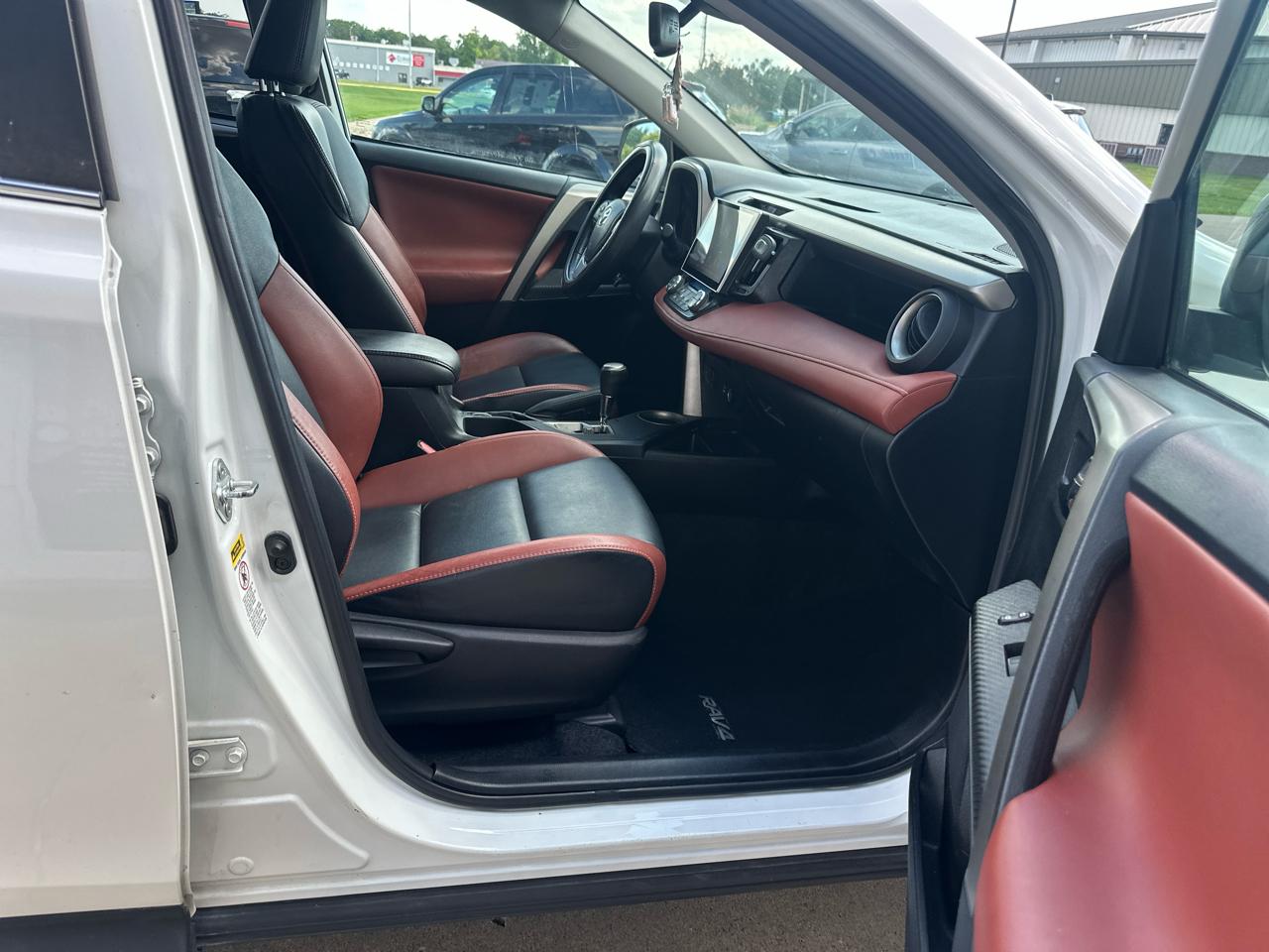 Toyota RAV4 AWD 4dr Limited (Natl) 2014