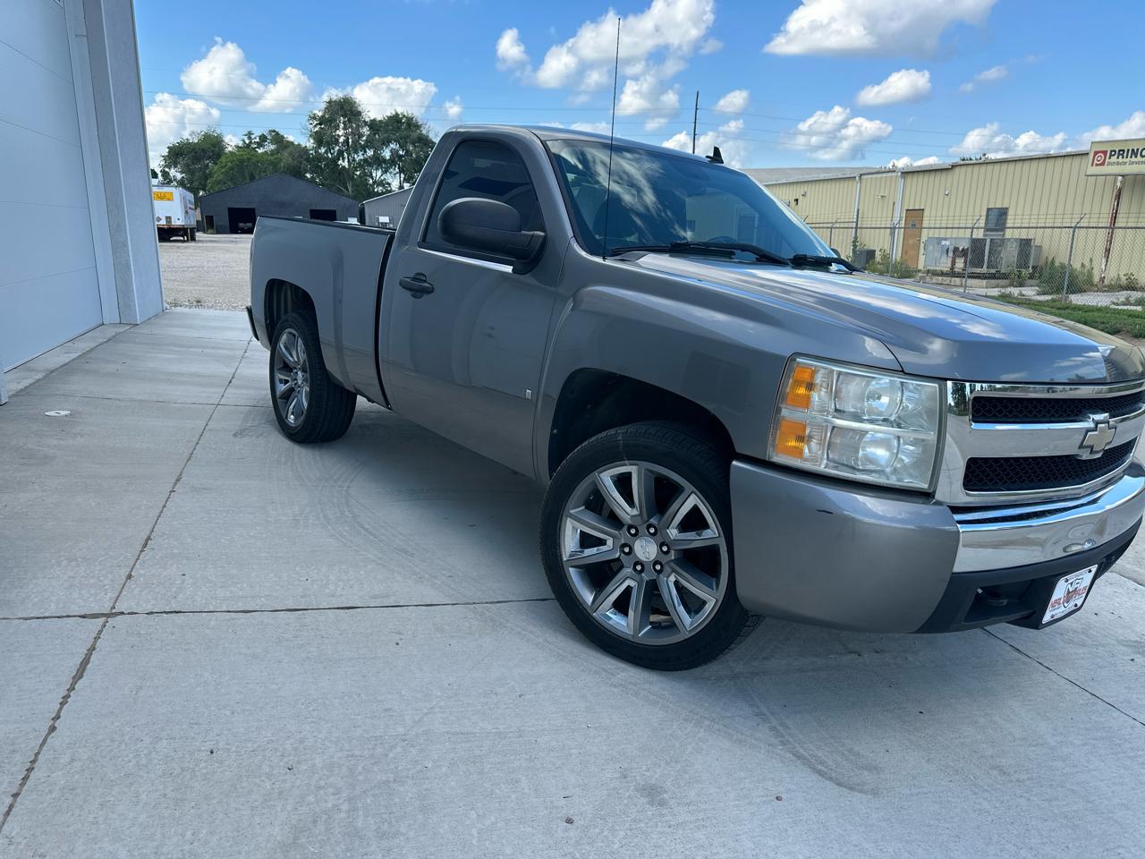 Chevrolet Silverado 1500 2WD Reg Cab 119.0" LT w/1LT 2008