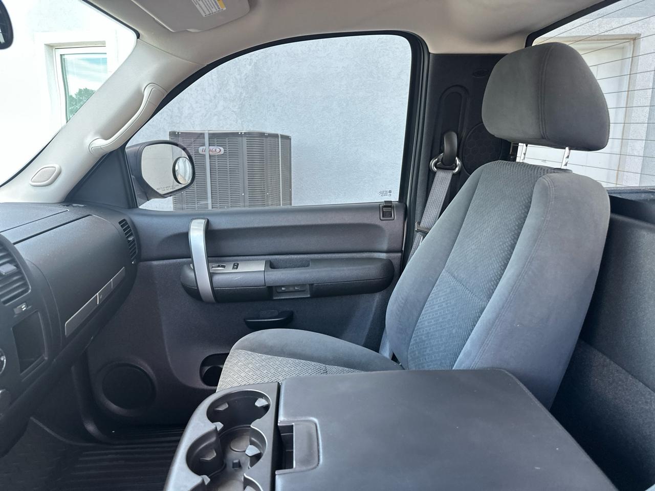 Chevrolet Silverado 1500 2WD Reg Cab 119.0" LT w/1LT 2008