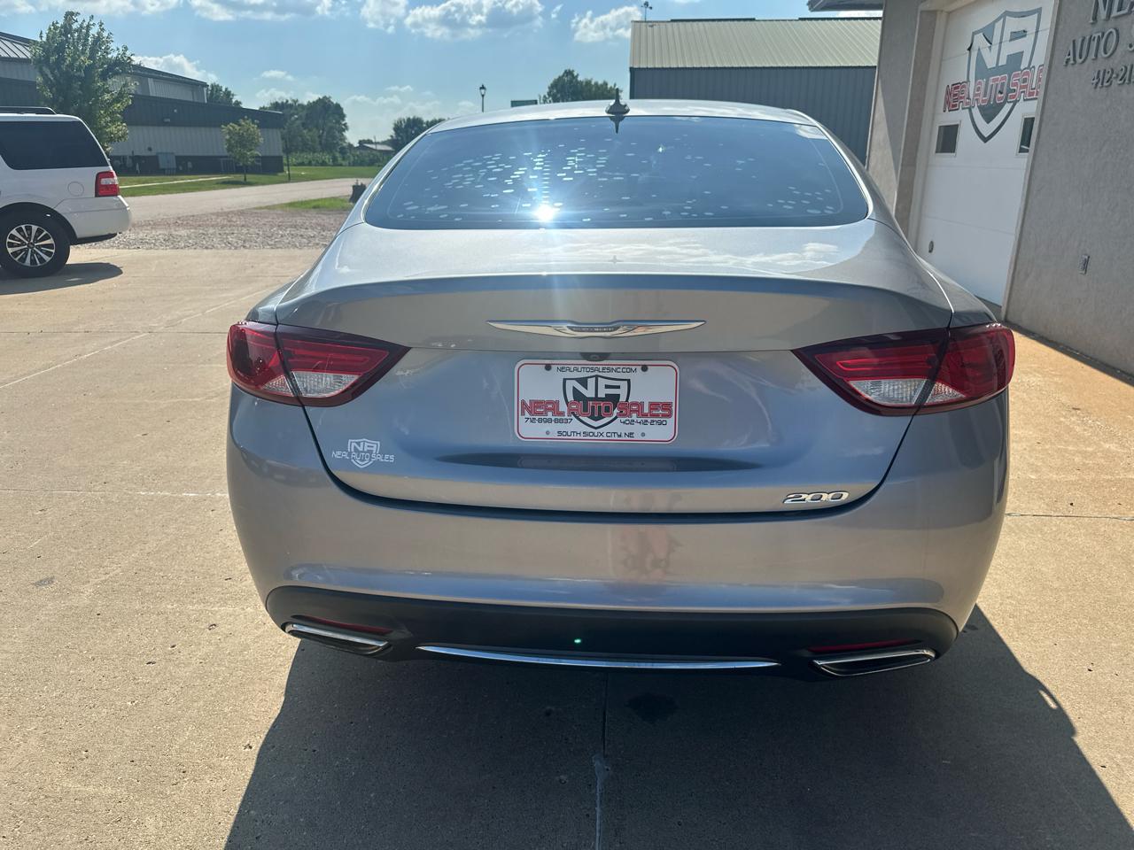 Chrysler 200 4dr Sdn Limited Platinum FWD 2016