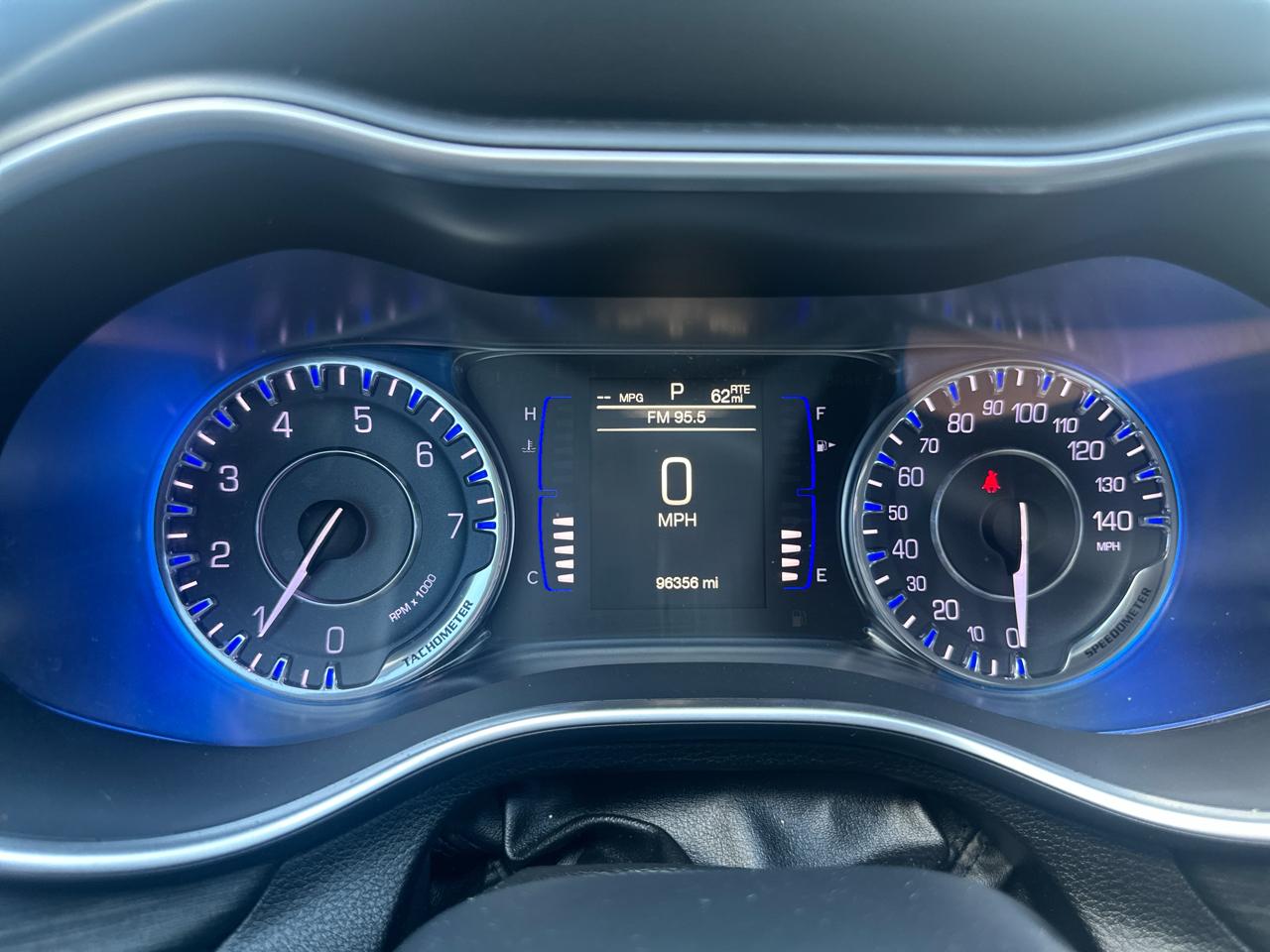 Chrysler 200 4dr Sdn Limited Platinum FWD 2016