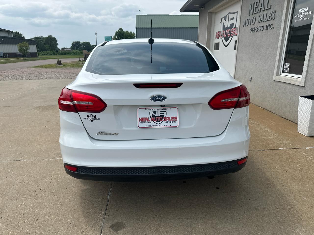 Ford Focus S Sedan 2017