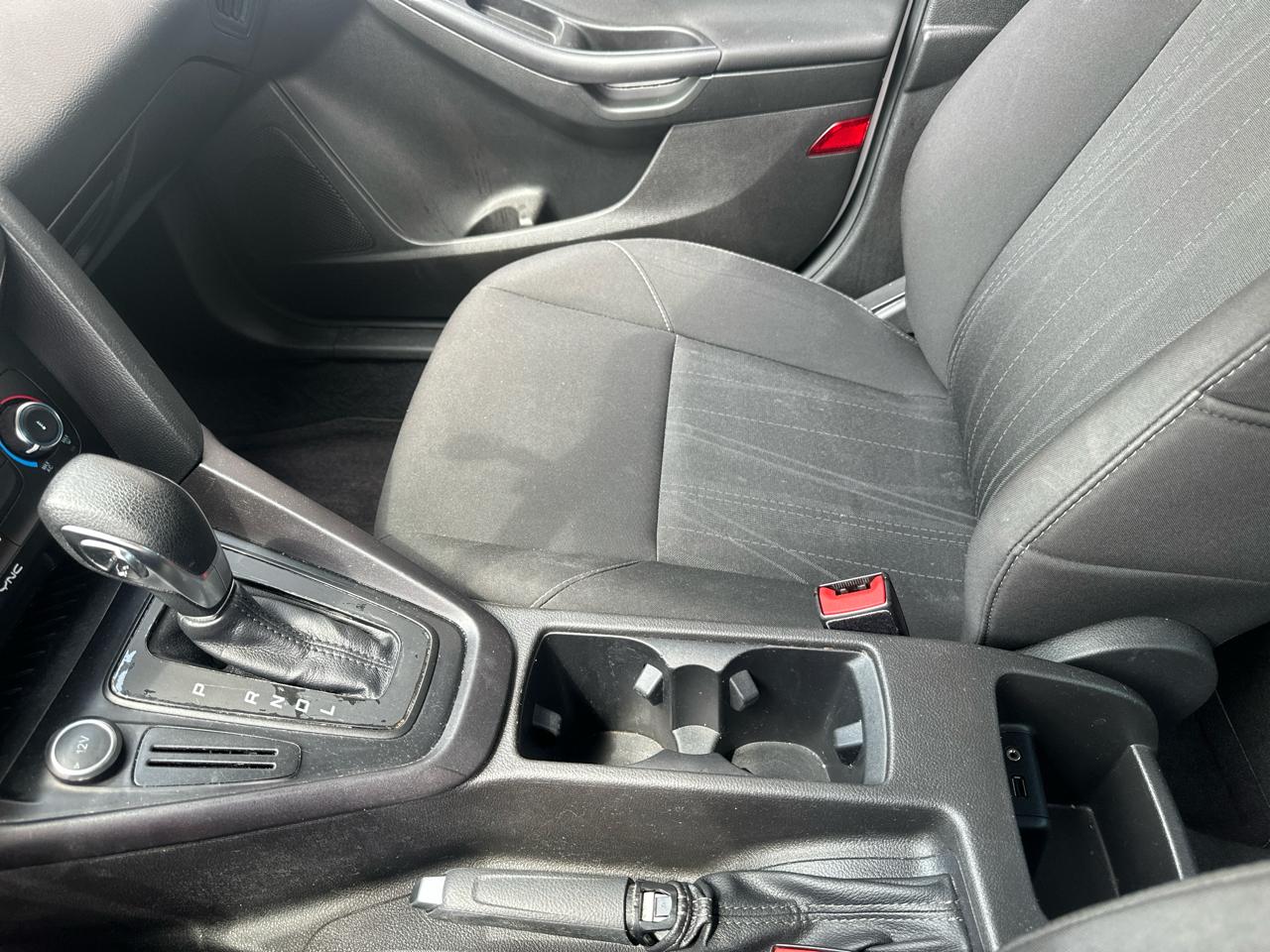 Ford Focus S Sedan 2017