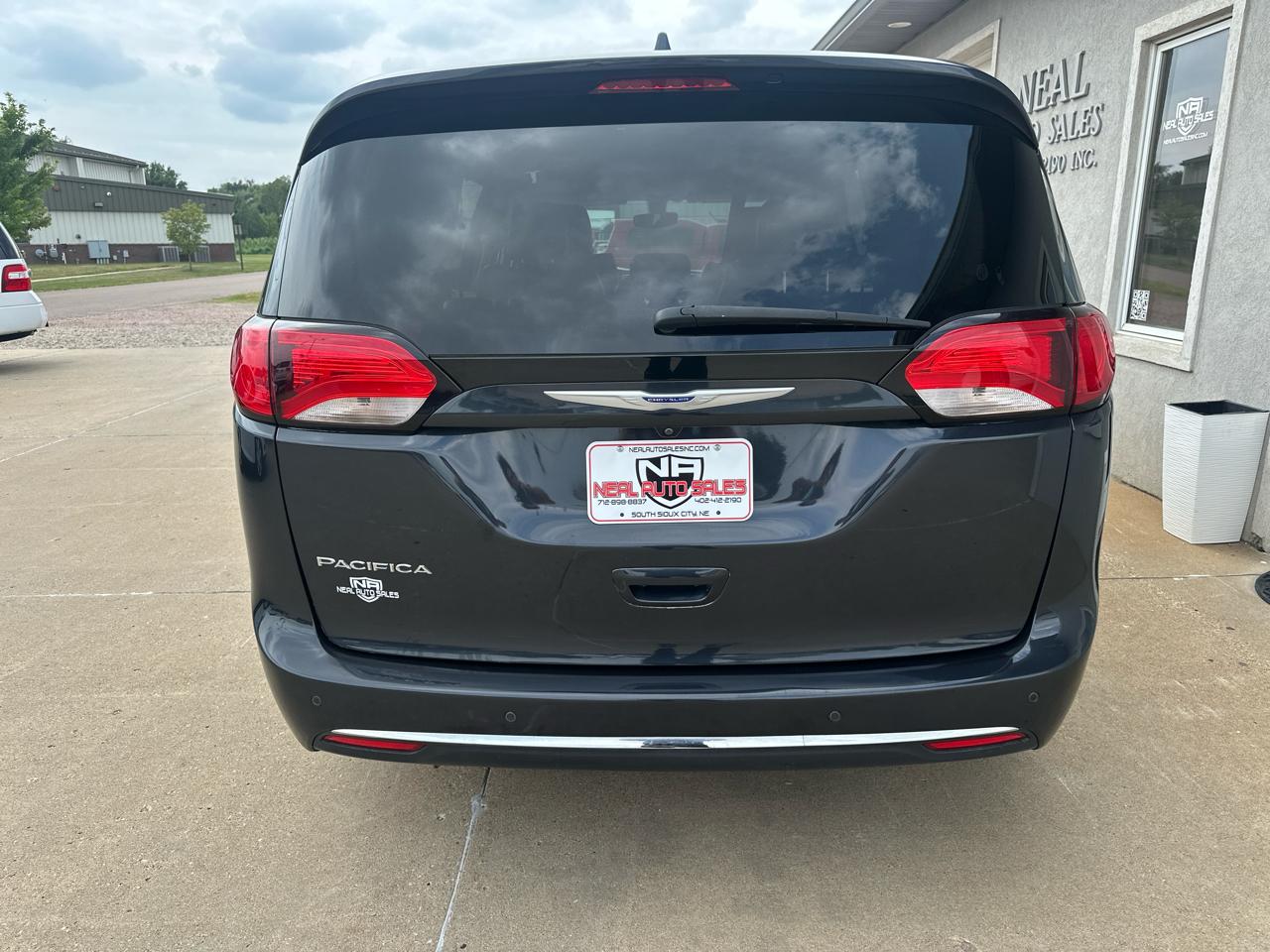 Chrysler Pacifica Touring L FWD 2019