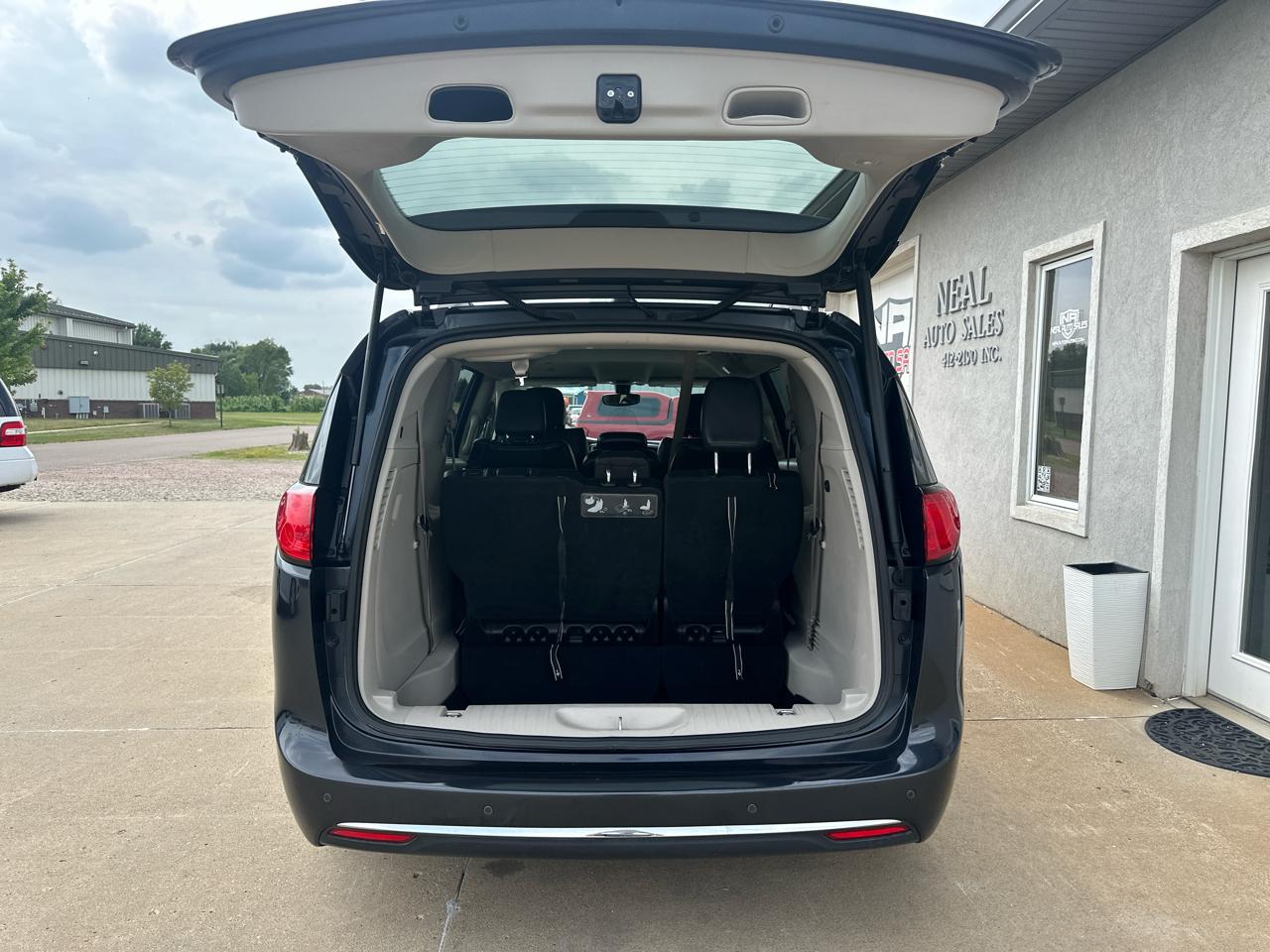 Chrysler Pacifica Touring L FWD 2019
