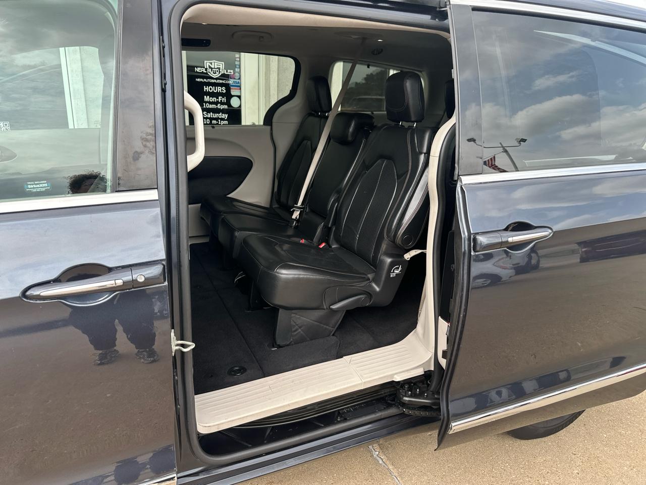 Chrysler Pacifica Touring L FWD 2019