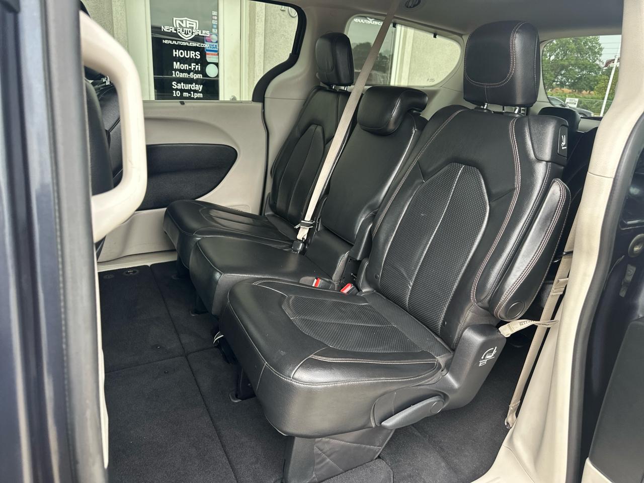 Chrysler Pacifica Touring L FWD 2019