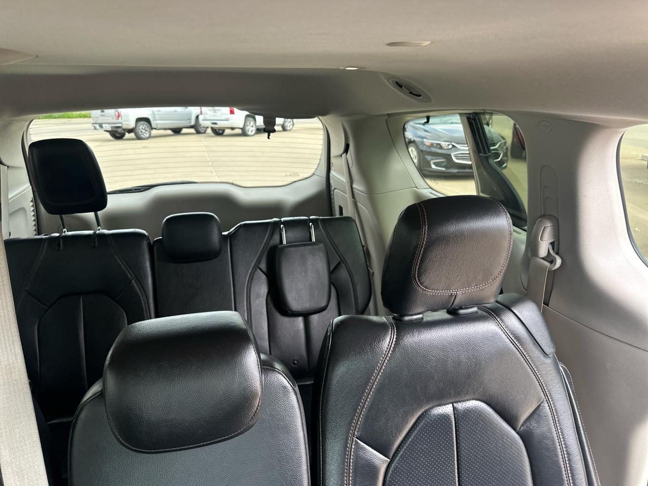 Chrysler Pacifica Touring L FWD 2019