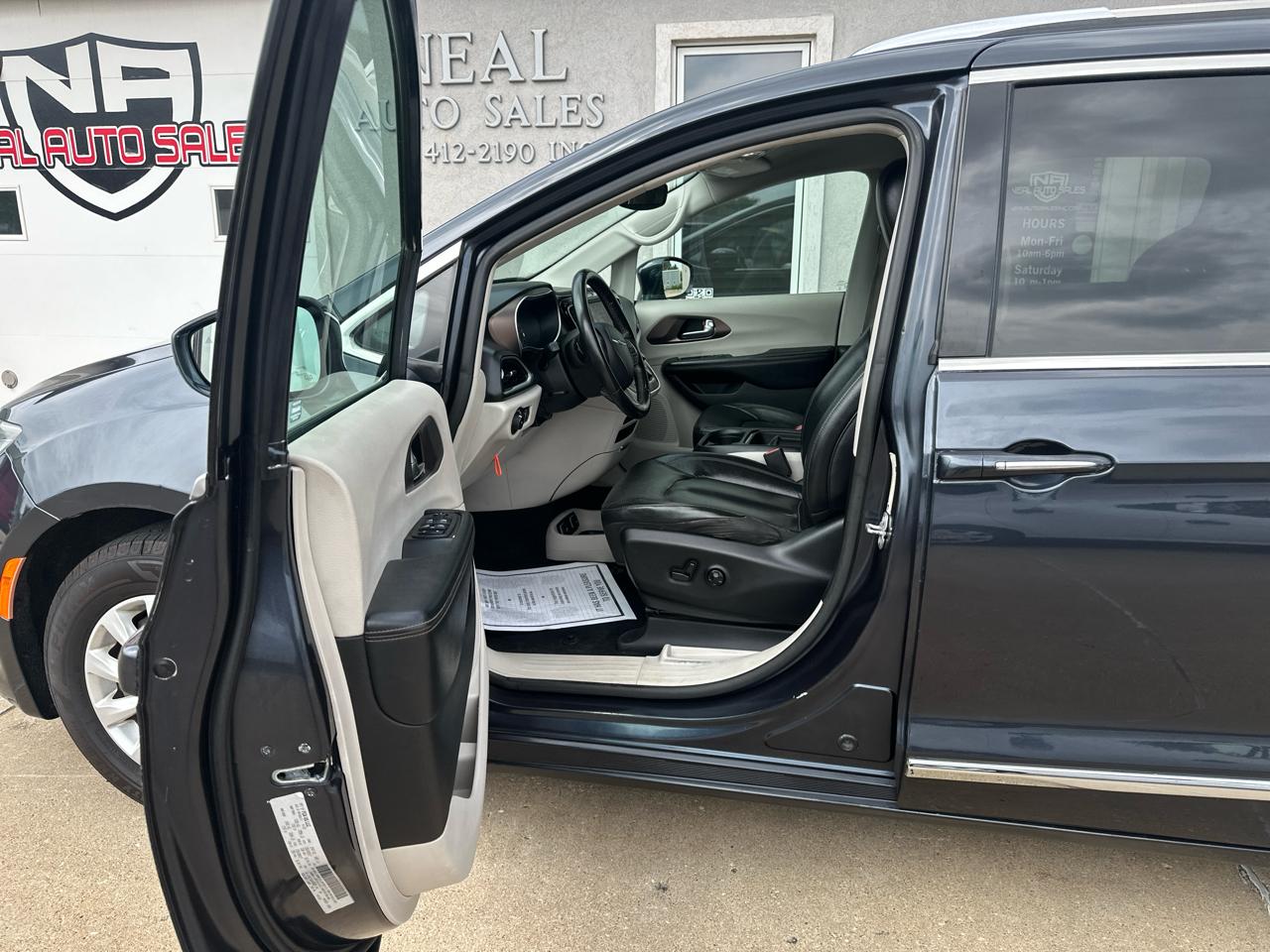 Chrysler Pacifica Touring L FWD 2019
