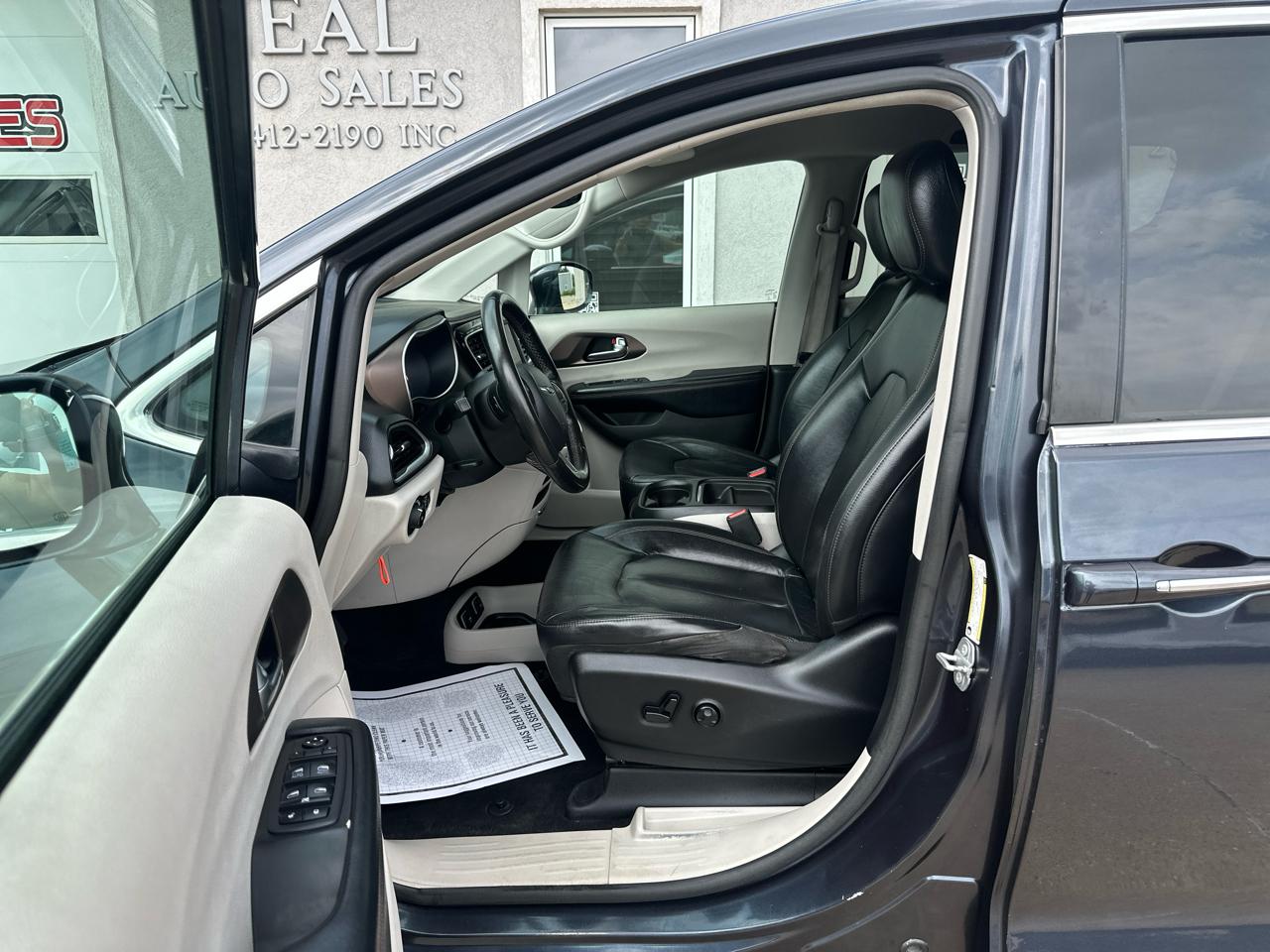 Chrysler Pacifica Touring L FWD 2019