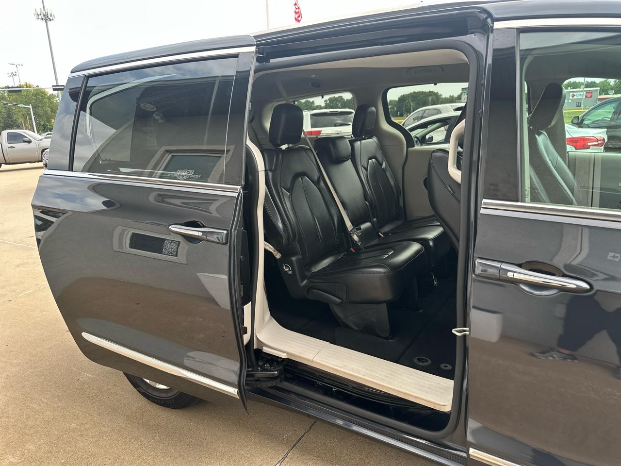 Chrysler Pacifica Touring L FWD 2019