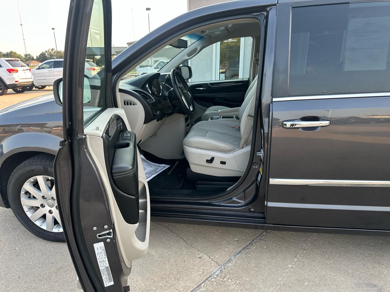 Chrysler Town & Country 4dr Wgn Touring 2015