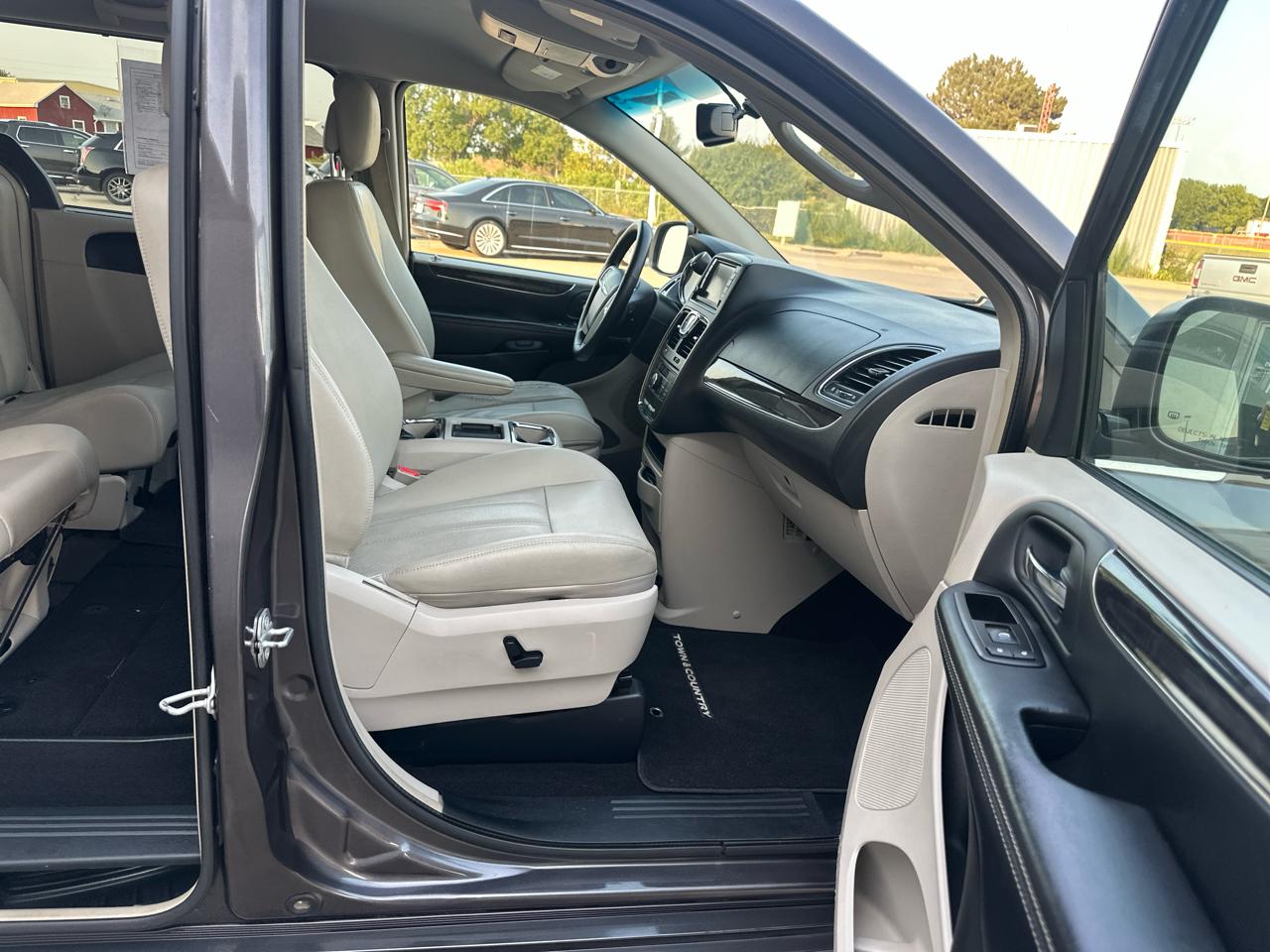 Chrysler Town & Country 4dr Wgn Touring 2015