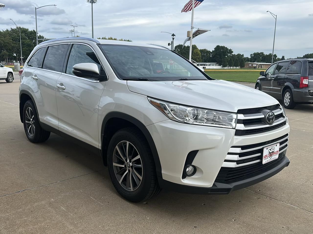 Toyota Highlander XLE V6 AWD (Natl) 2019