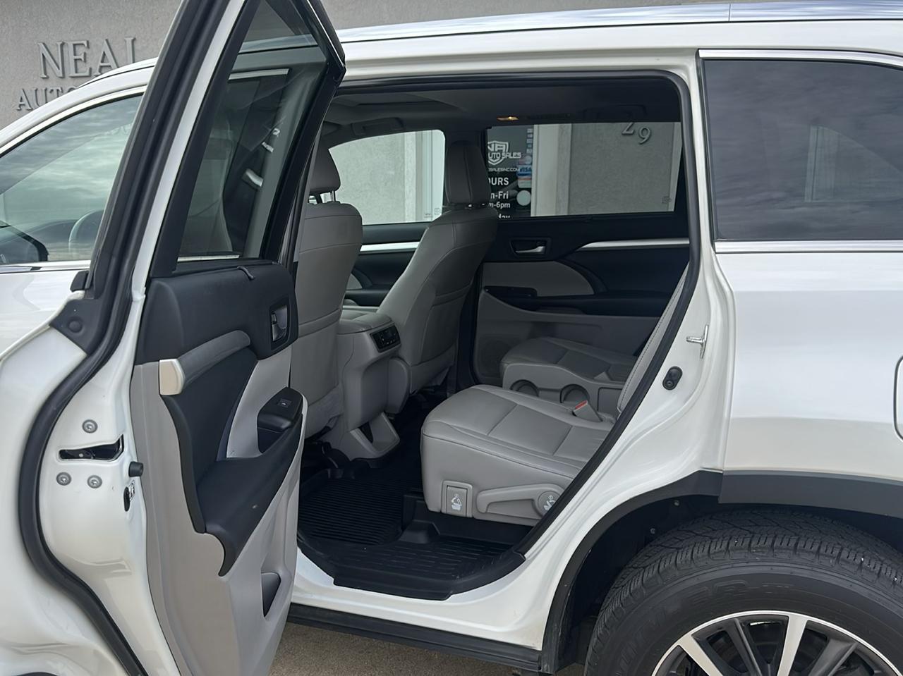Toyota Highlander XLE V6 AWD (Natl) 2019