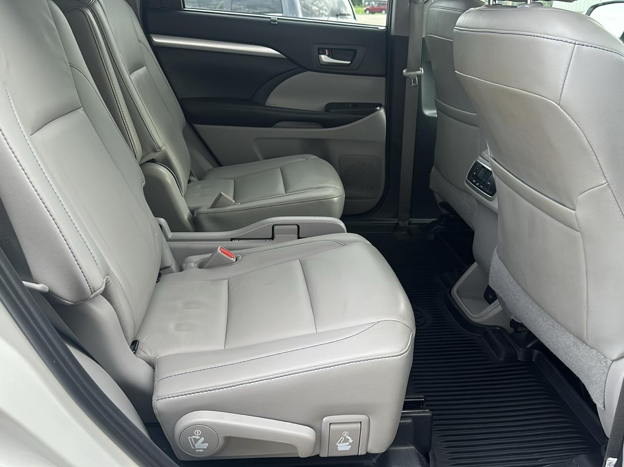 Toyota Highlander XLE V6 AWD (Natl) 2019
