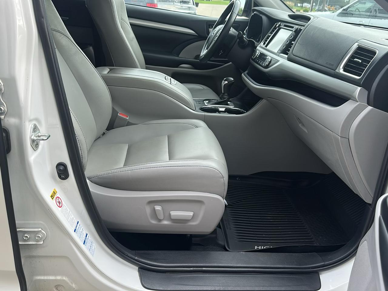 Toyota Highlander XLE V6 AWD (Natl) 2019
