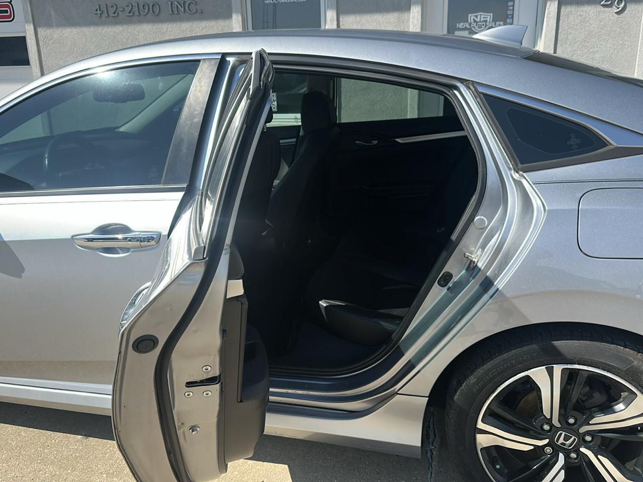 Honda Civic Sedan 4dr CVT Touring 2016