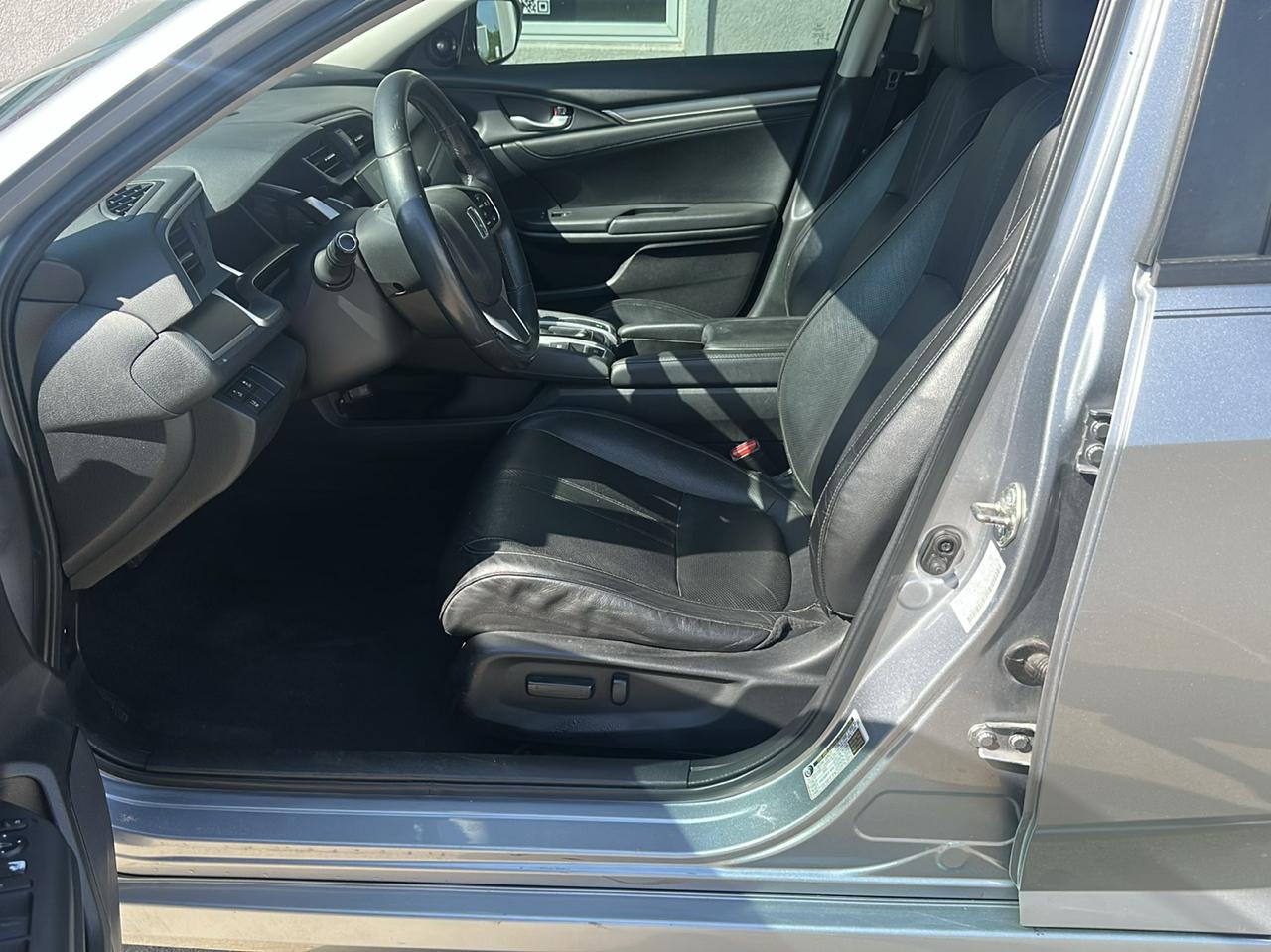 Honda Civic Sedan 4dr CVT Touring 2016