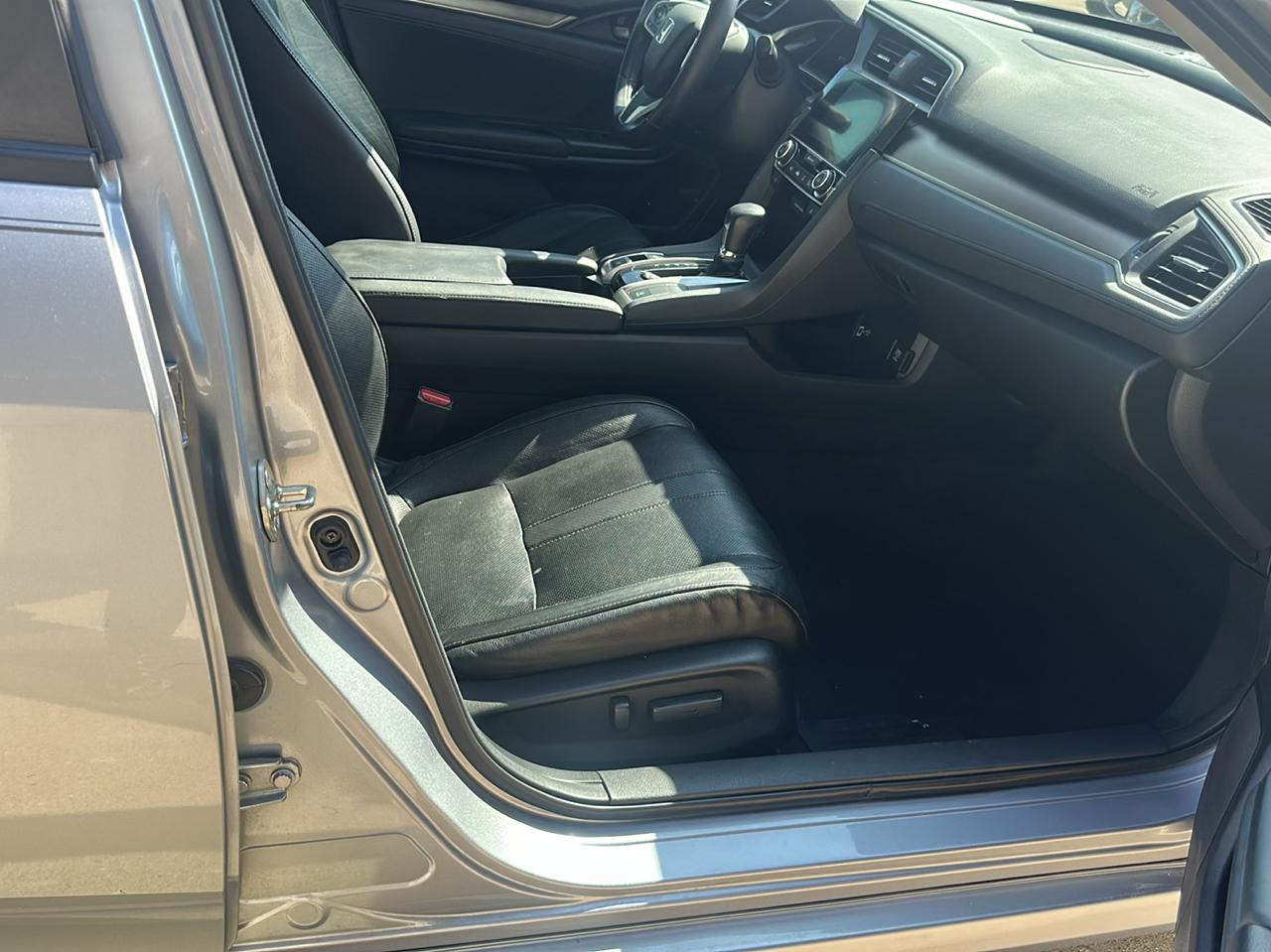 Honda Civic Sedan 4dr CVT Touring 2016