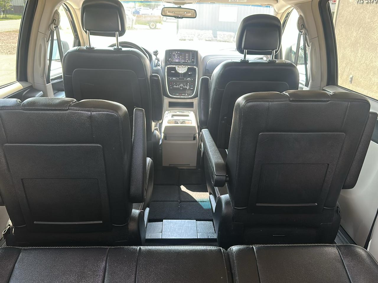 Chrysler Town & Country 4dr Wgn Touring 2014