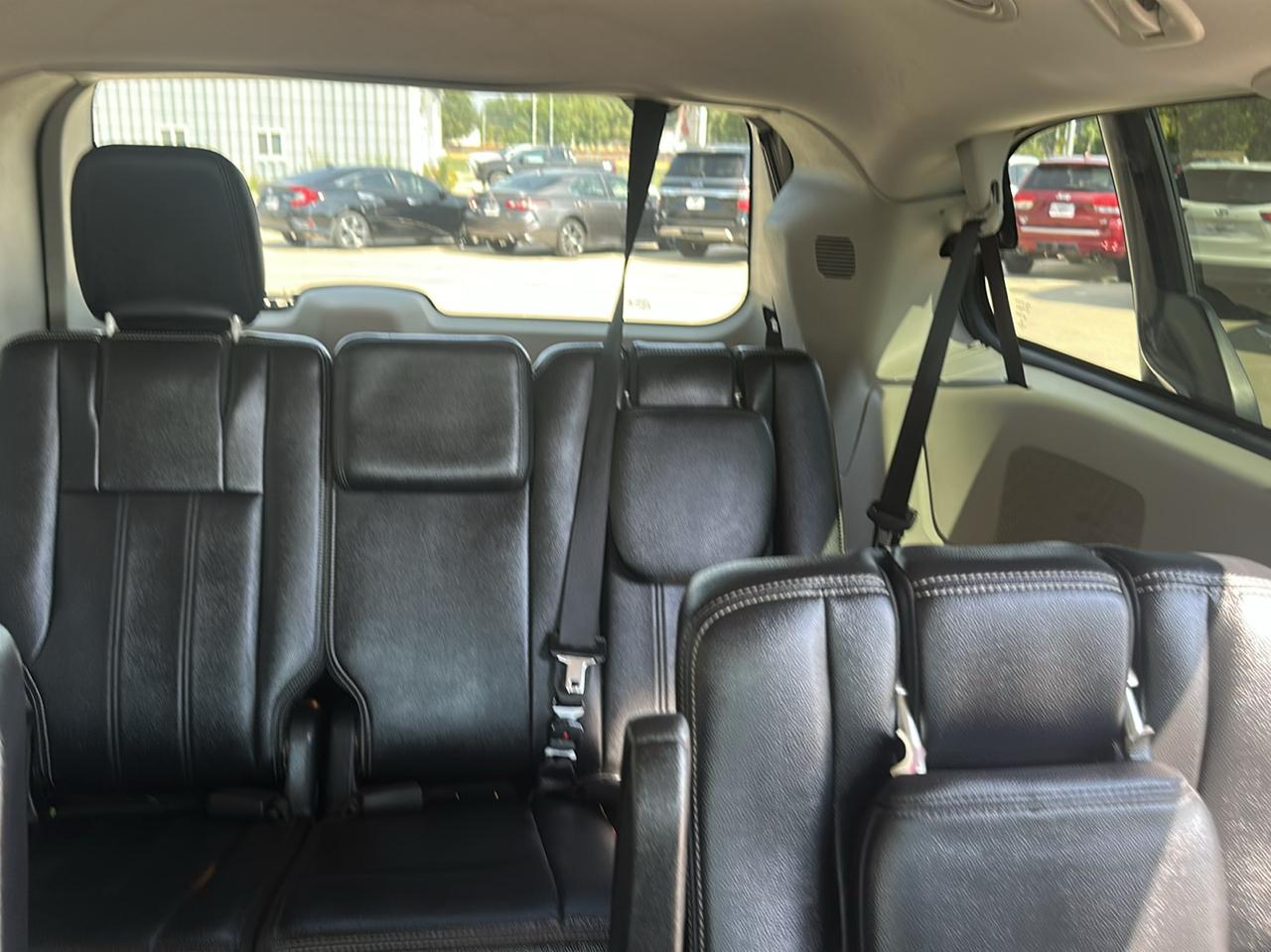 Chrysler Town & Country 4dr Wgn Touring 2014