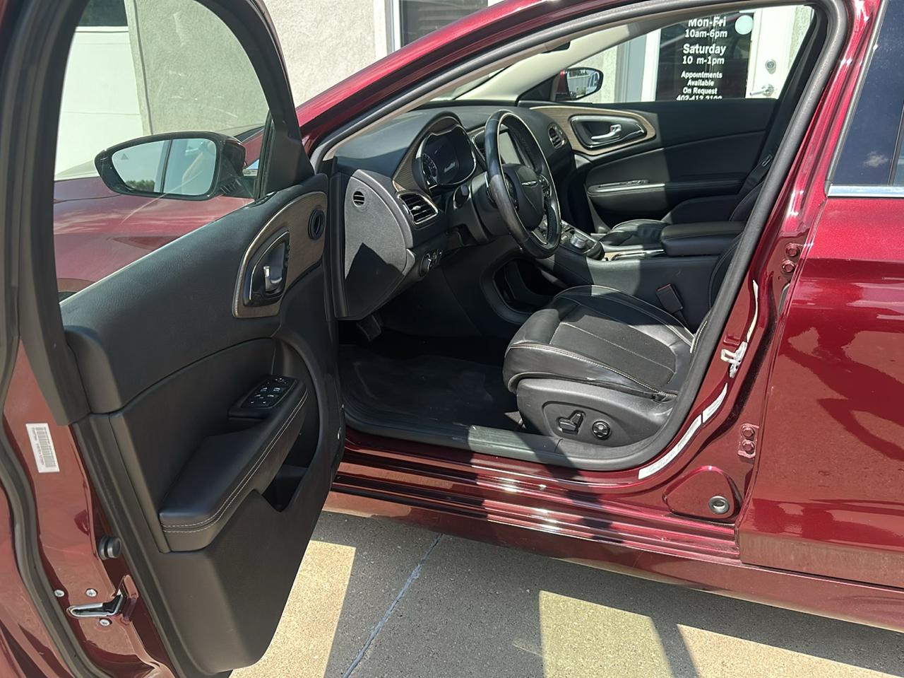 Chrysler 200 4dr Sdn C FWD 2015
