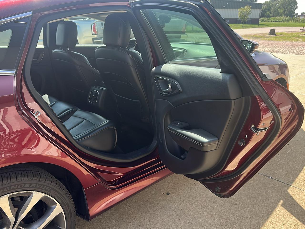 Chrysler 200 4dr Sdn C FWD 2015