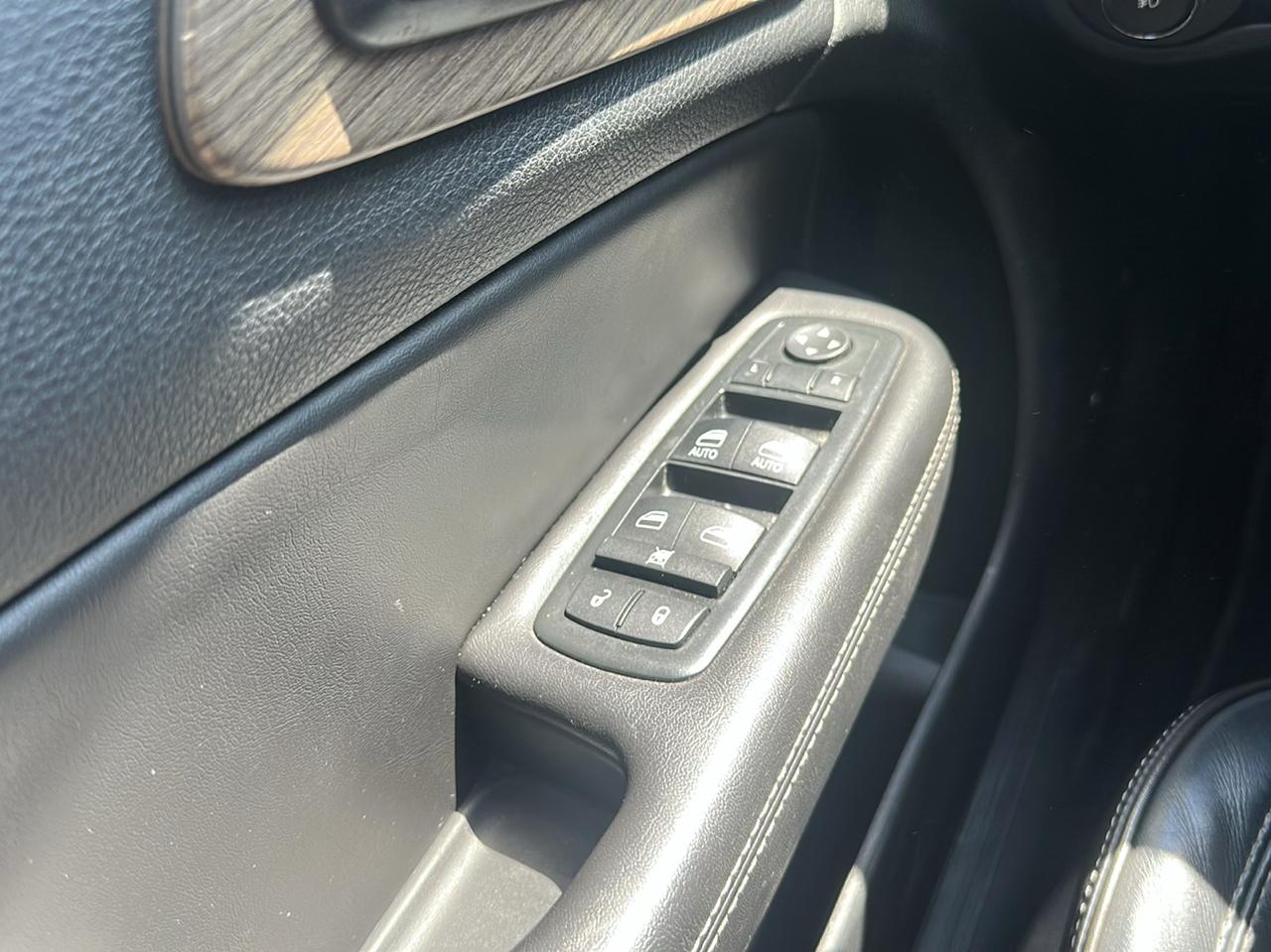 Chrysler 200 4dr Sdn C FWD 2015