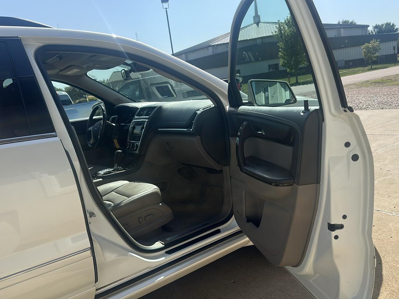 GMC Acadia AWD 4dr Denali 2014