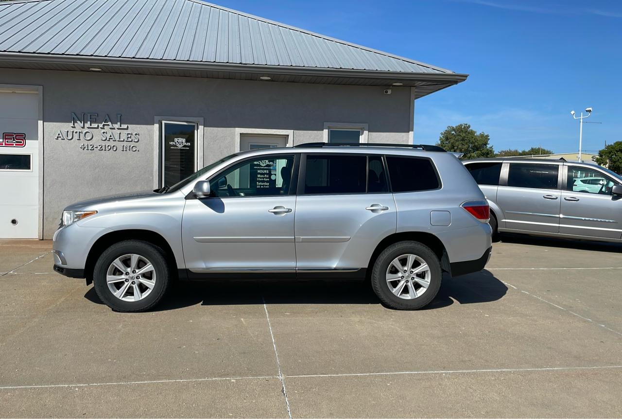 Toyota Highlander 4WD 4dr V6 (Natl) 2012