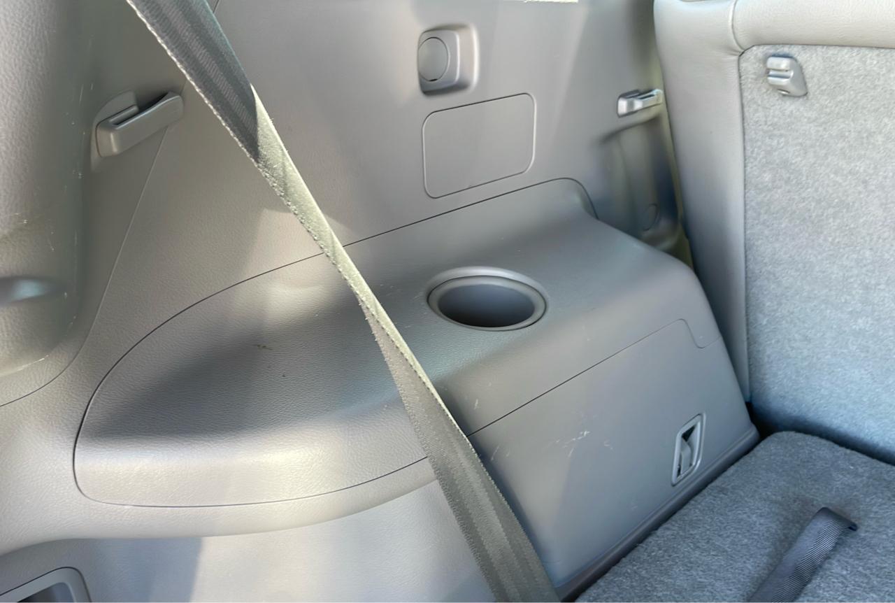 Toyota Highlander 4WD 4dr V6 (Natl) 2012
