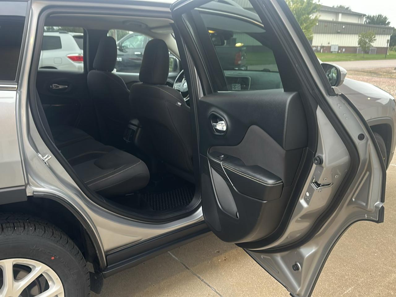 Jeep Cherokee 4WD 4dr Latitude 2016