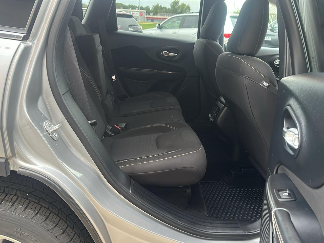 Jeep Cherokee 4WD 4dr Latitude 2016