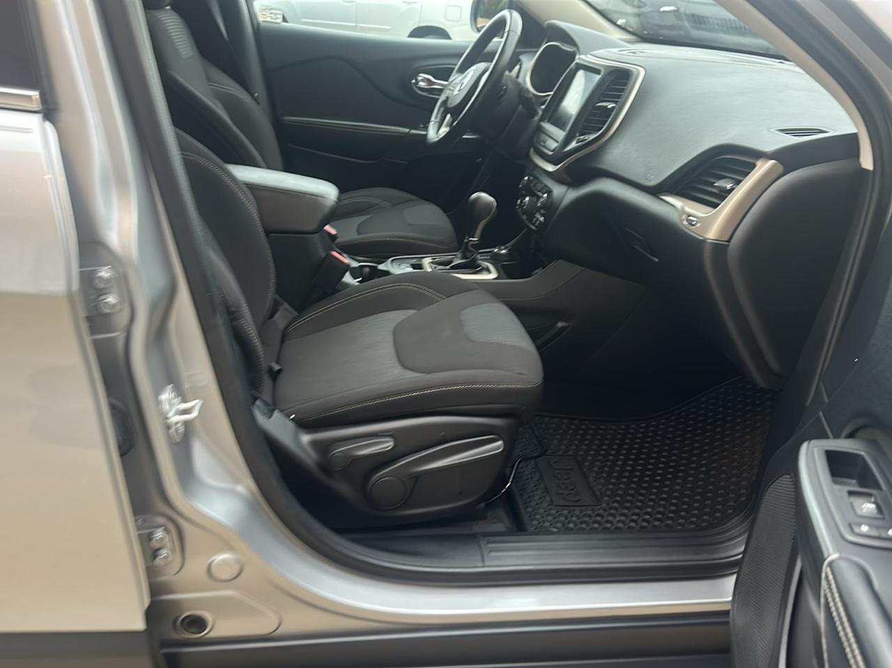 Jeep Cherokee 4WD 4dr Latitude 2016