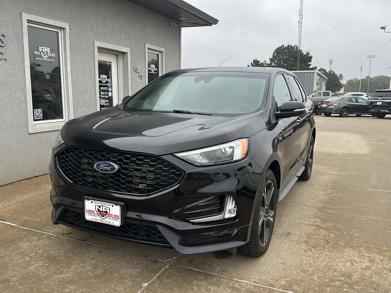 Ford Edge photo 2