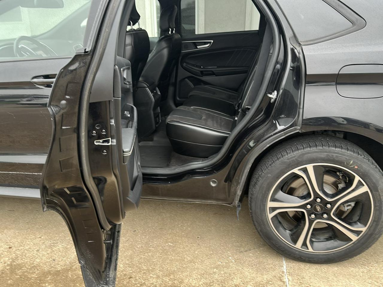 Ford Edge photo 8