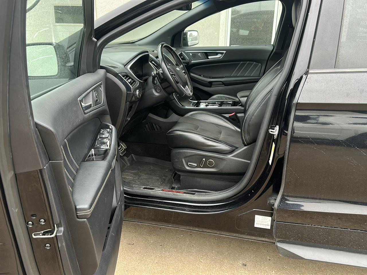 Ford Edge photo 9