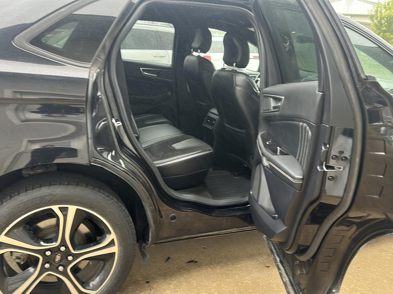 Ford Edge photo 10