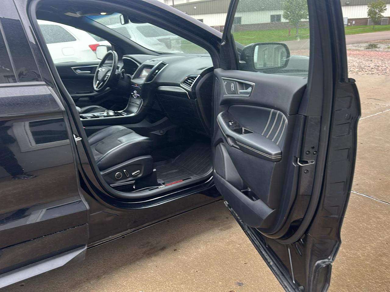 Ford Edge photo 12