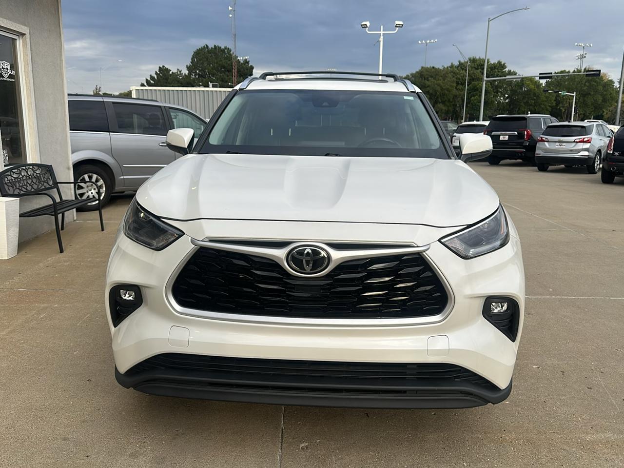 Toyota Highlander XLE AWD (Natl) 2021