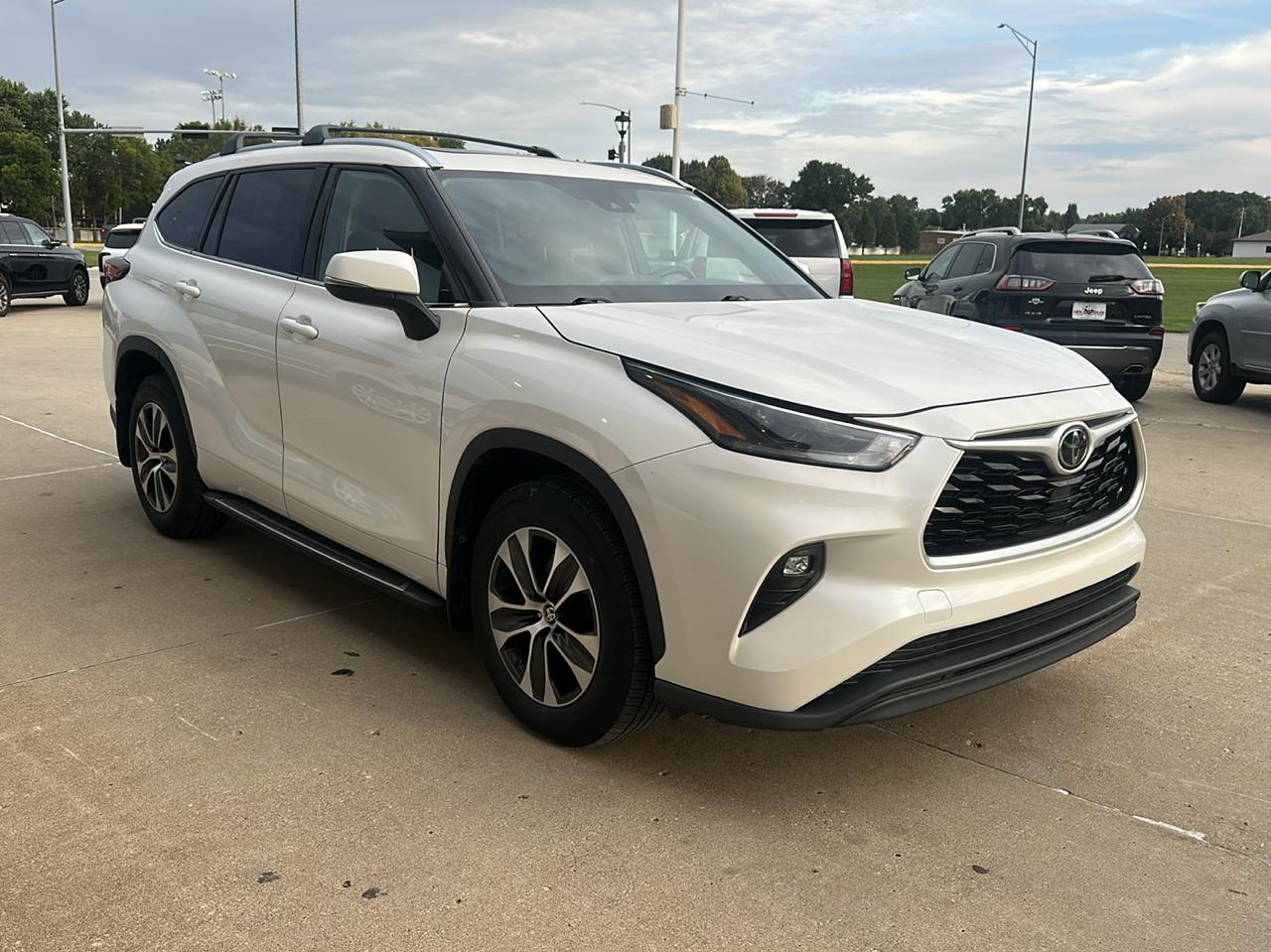 Toyota Highlander XLE AWD (Natl) 2021