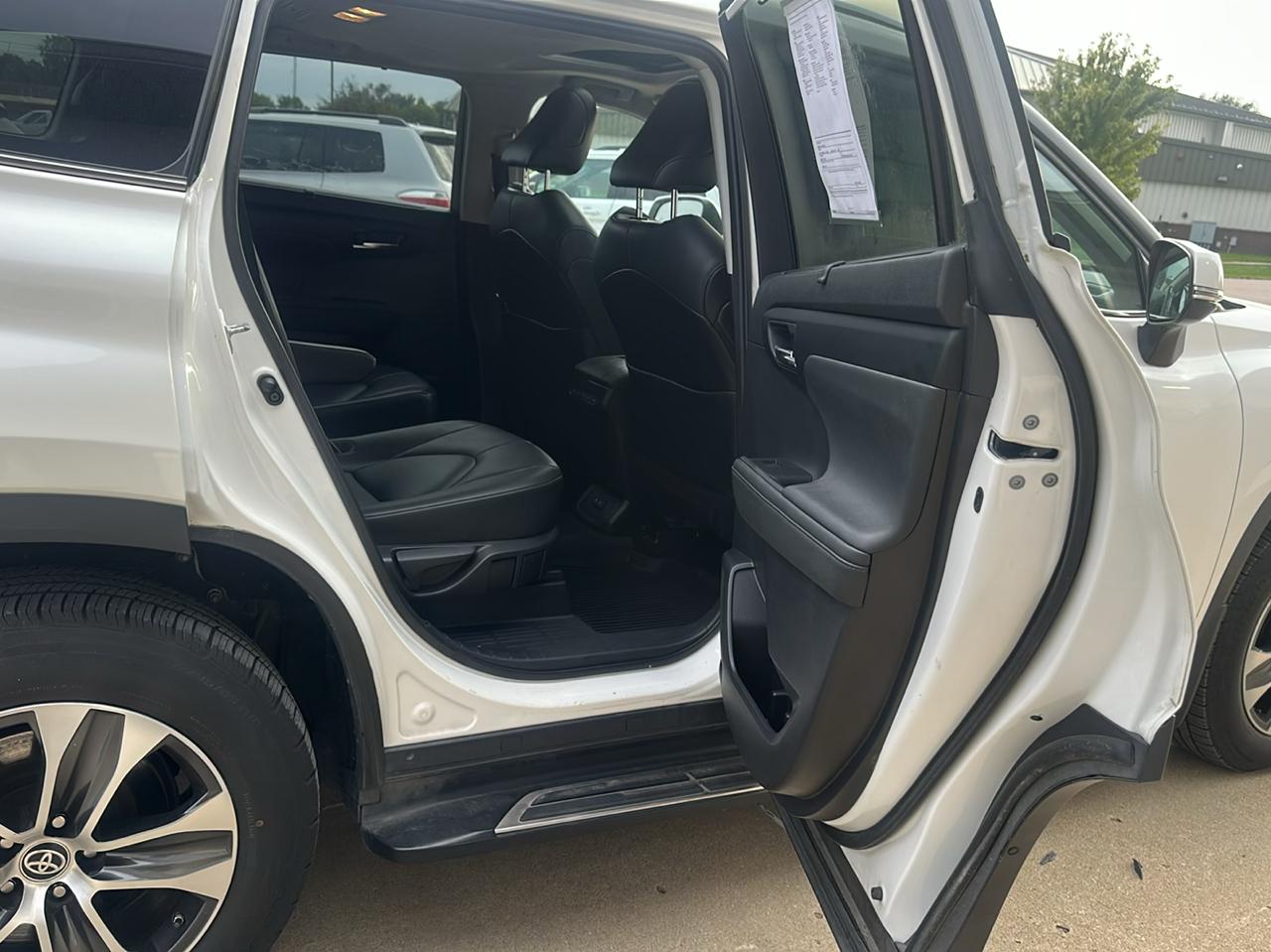 Toyota Highlander XLE AWD (Natl) 2021
