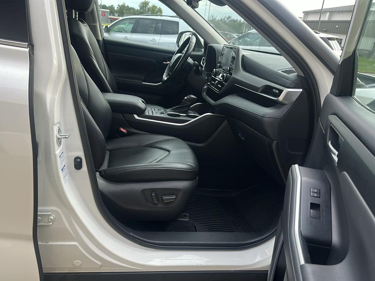 Toyota Highlander XLE AWD (Natl) 2021
