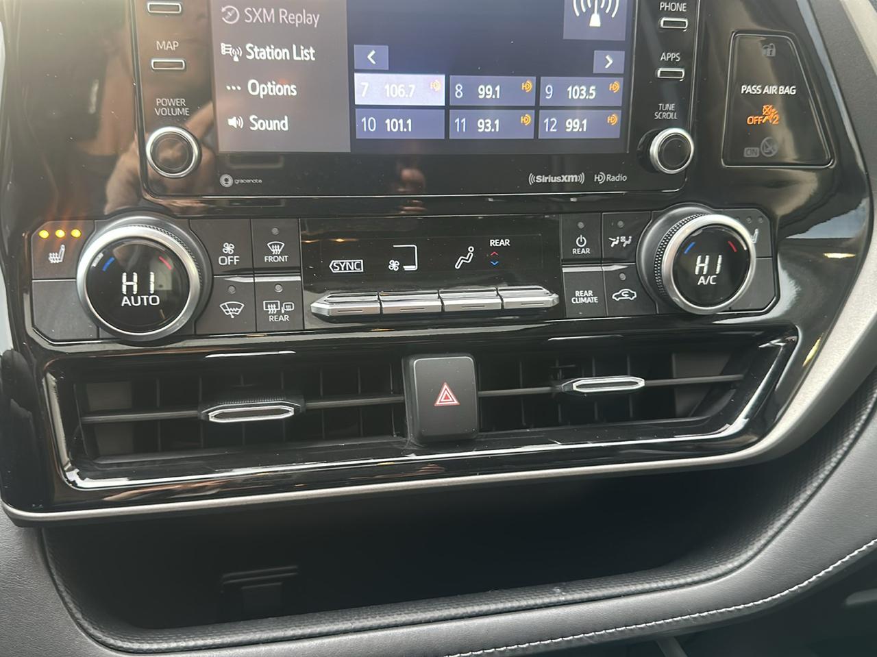 Toyota Highlander XLE AWD (Natl) 2021