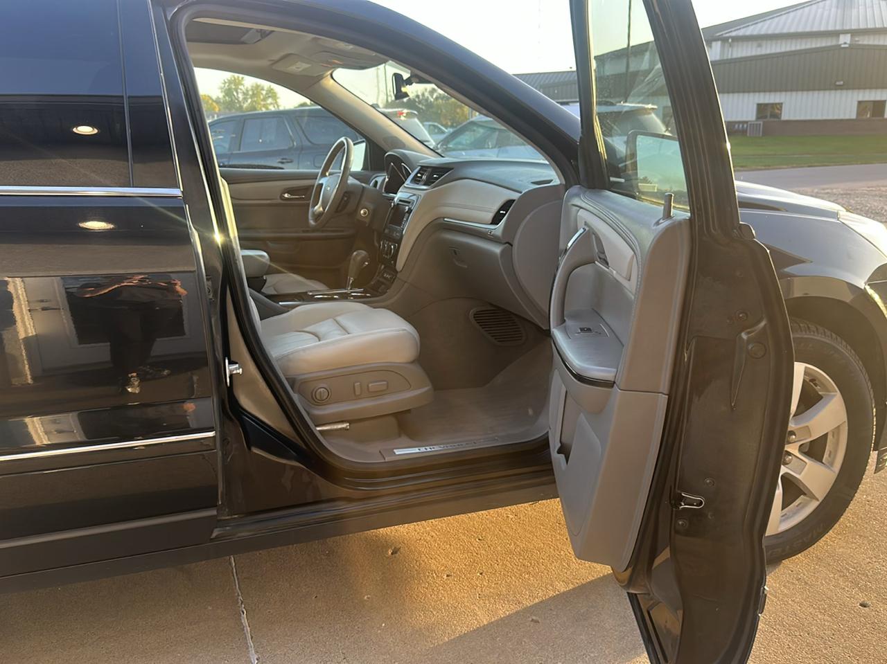 Chevrolet Traverse AWD 4dr LTZ 2015