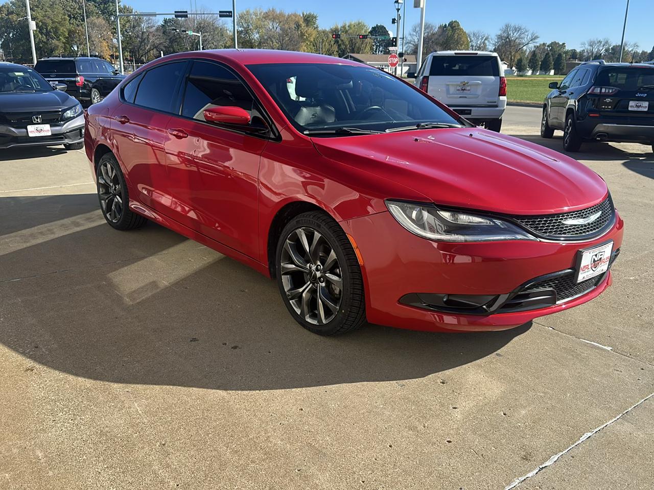 Chrysler 200 4dr Sdn S AWD 2016