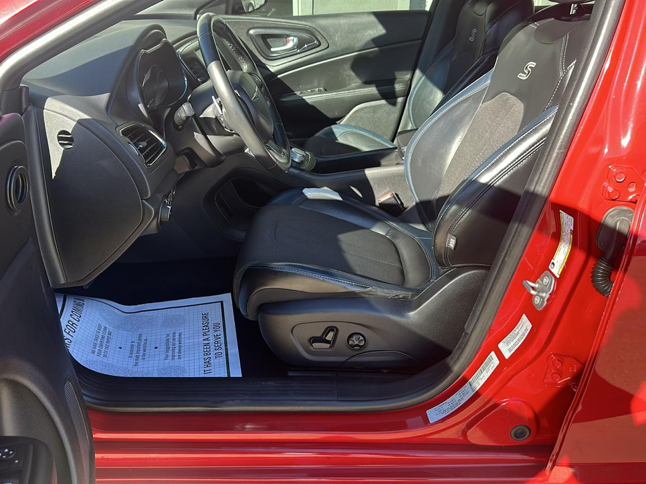 Chrysler 200 4dr Sdn S AWD 2016