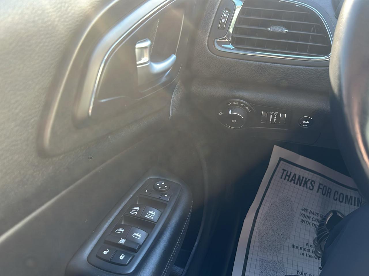 Chrysler 200 4dr Sdn S AWD 2016